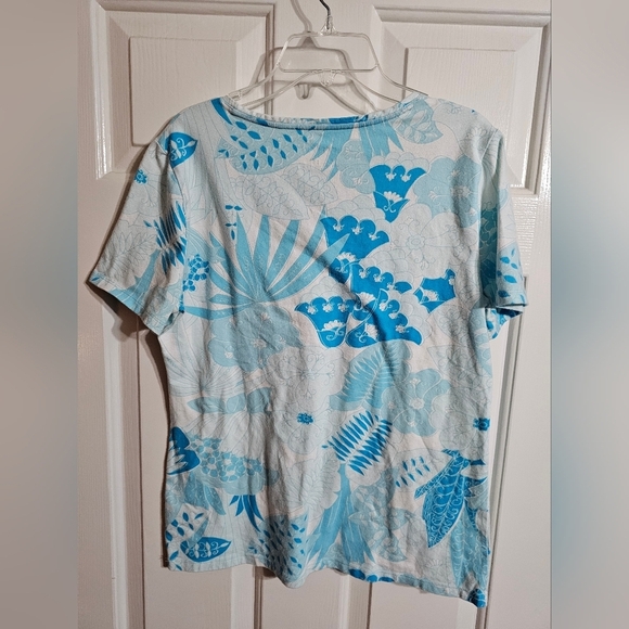 Talbots Women’s Medium Blue Floral Tropical Print V-Neck Tee Cotton Blend Preppy - Picture 3 of 6